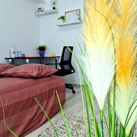 Apartamento Ultracentral Magheru Studio Bucarest Exterior foto